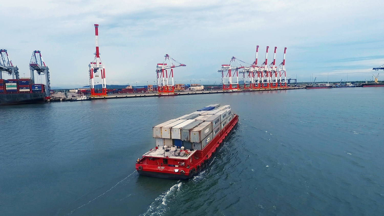 Cho thuê sà lan, dịch vụ vận chuyển Vật Liệu Xây Dựng.